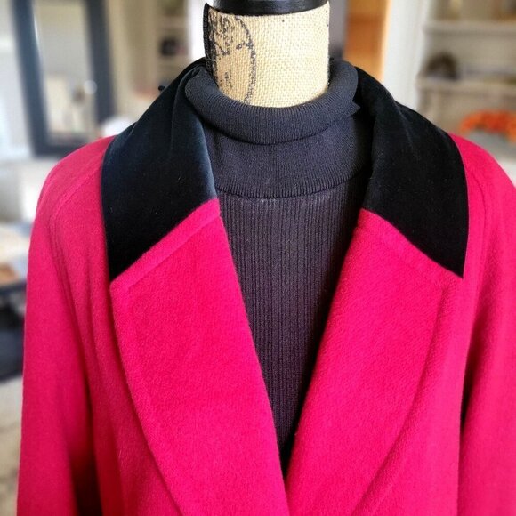 Jofeld Vintage Long Red Wool Overcoat W/Black Velvet Collar & Double-Breasted - Picture 3 of 9